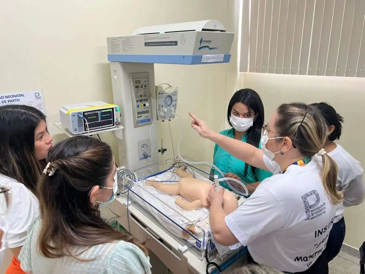 Profissionais da Maternidade Moura Tapajóz participam de novo curso sobre reanimação neonatal