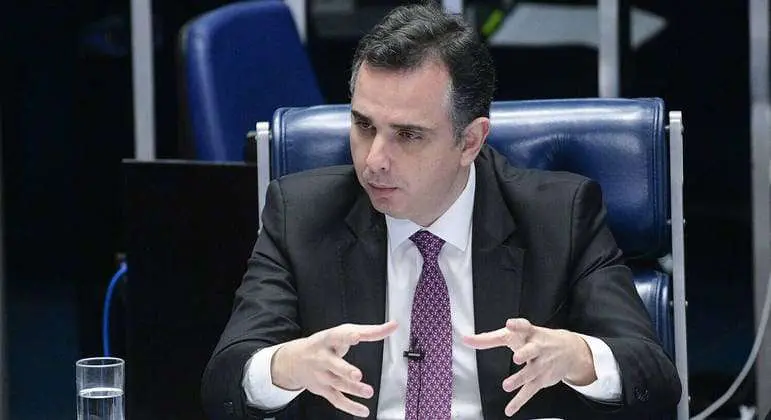 Pacheco sugere prazo de 30 dias para Congresso decidir se deve analisar pedidos de impeachment