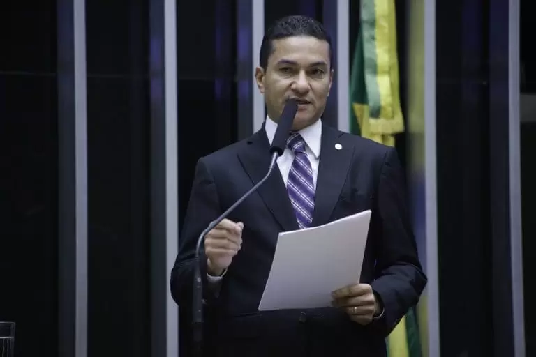 Projeto permite que sociedades unipessoais executem serviços de rádio e TV