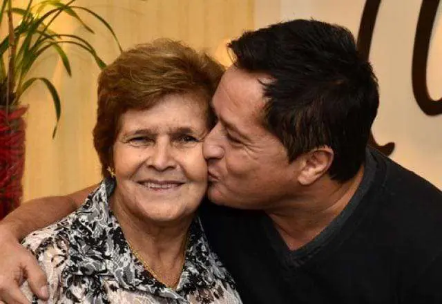 Mãe de Leonardo, dona Carmem morre, aos 85 anos