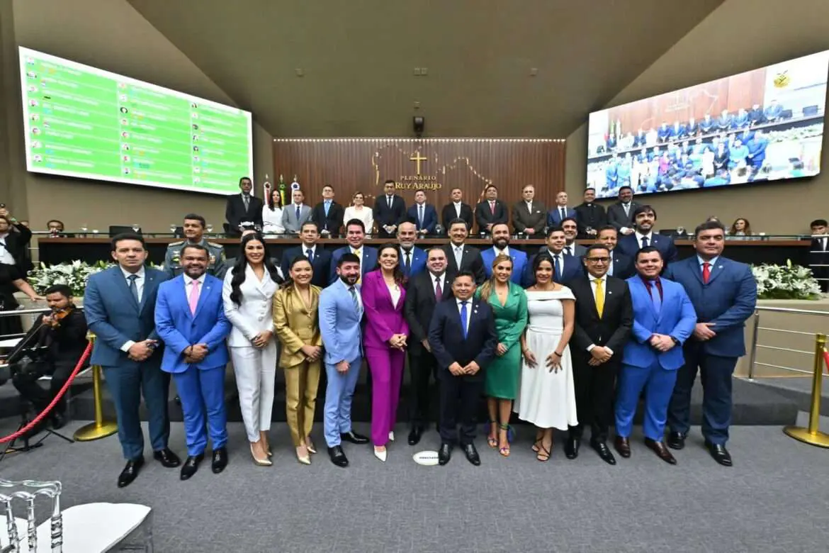 Roberto Cidade é reeleito presidente da Aleam por unanimidade e vai conduzir o Poder Legislativo no biênio 2025/2026