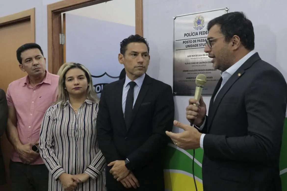 Governador Wilson Lima inaugura posto para emissão de passaporte no PAC Studio 5