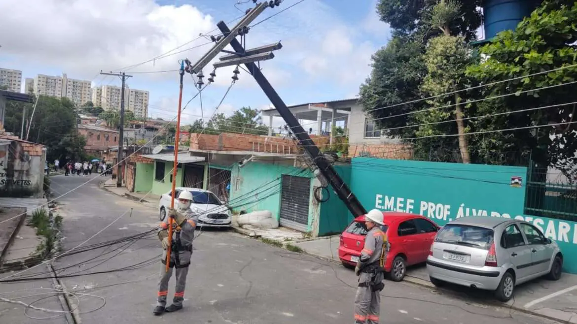 Neste sábado, Amazonas Energia reforça equipes para atender as ocorrências causadas pelo temporal em Manaus