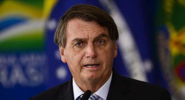 Justiça manda notificar Bolsonaro sobre multa de R$ 376 mil por falta de máscara em ato