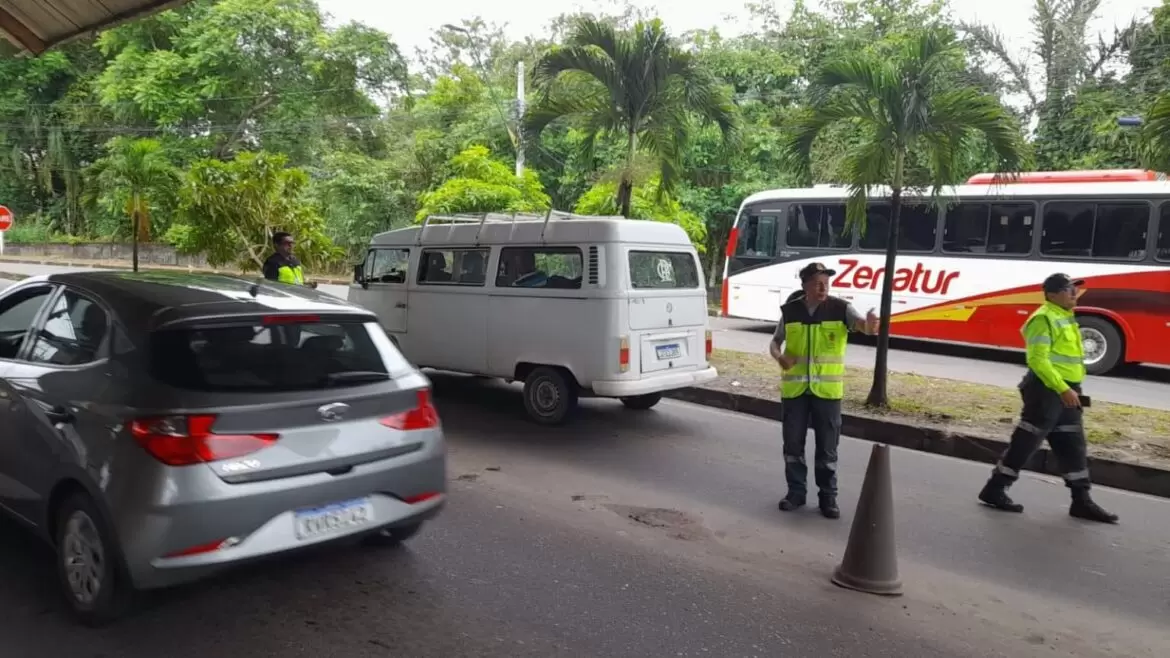 Prefeitura faz operação para fiscalizar transporte público de Manaus