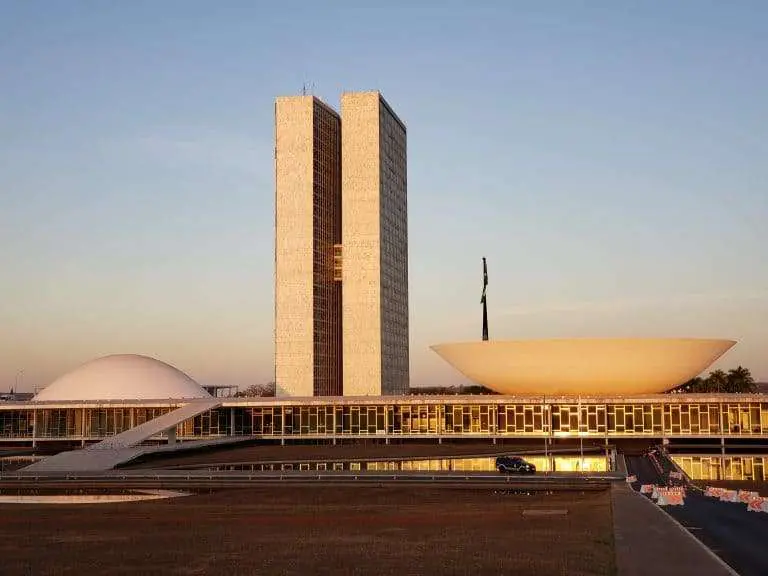 Congresso analisa vetos e crédito para pagar Bolsa Família e reajuste de servidores