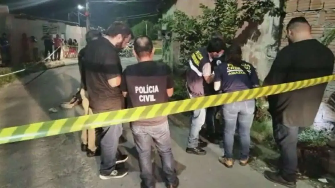 Homem é assassinado com três tiros na cabeça no Nova Aleixo