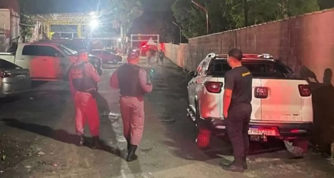 Dois homens morrem após tiroteio em Marina na zona Norte