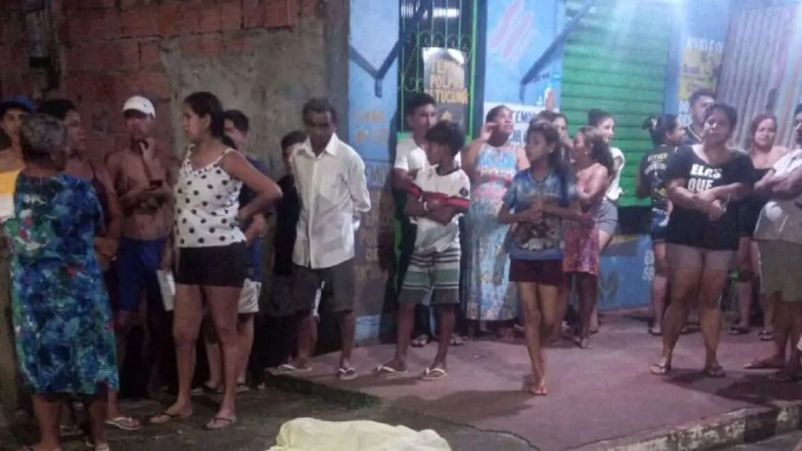 Jovem é executado com 21 tiros em beco do bairro Compensa III