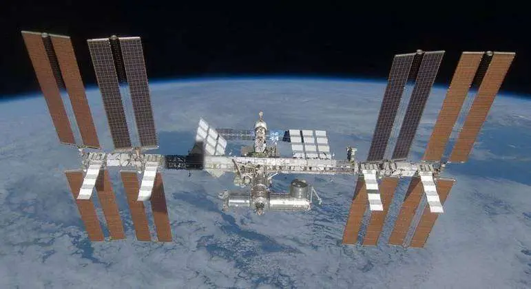 Comunicação da Estação Espacial Internacional é interrompida por rádio de táxi argentino