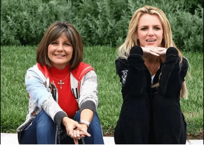 Britney Spears afirma que fez as pazes com mãe e detalha reencontro das duas: 'Tomamos café'
