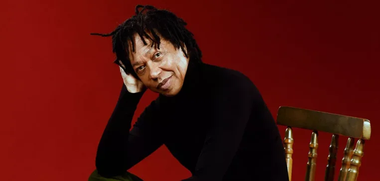Ingressos para a turnê 'D', de Djavan, começam a ser vendidos neste domingo (28)