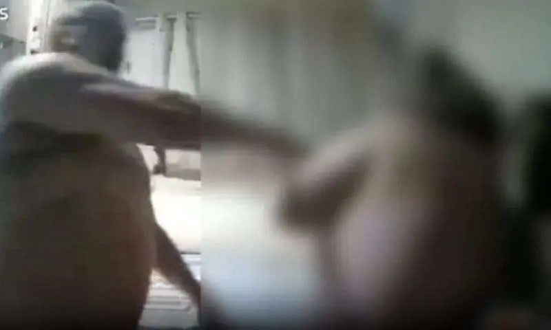 Homem é preso após ser filmado agredindo mulher em sua residência