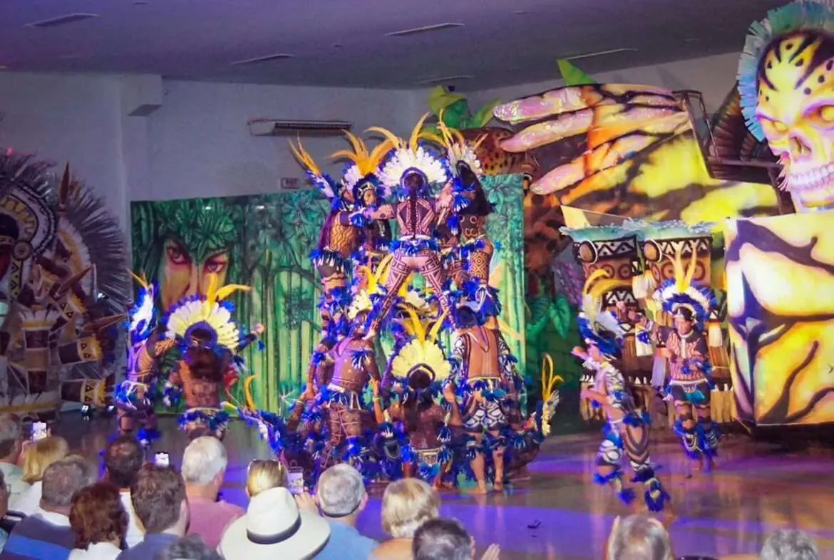 Caprichoso encerra temporada de Shows de Turistas como principal porta-voz do Festival de Parintins
