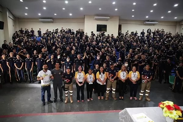 Detran Amazonas promove ação educativa em colégio da Polícia Militar