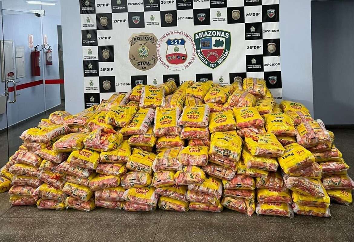 Trio é preso por furto e receptação de mais de duas toneladas de café, em Manaus