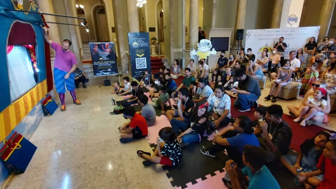 Em intercâmbio cultural, crianças da comunidade do Abelha apreciam espetáculo de ópera no Teatro Amazonas