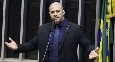 Moraes nega pedido de Silveira para trabalhar e estudar fora da prisão