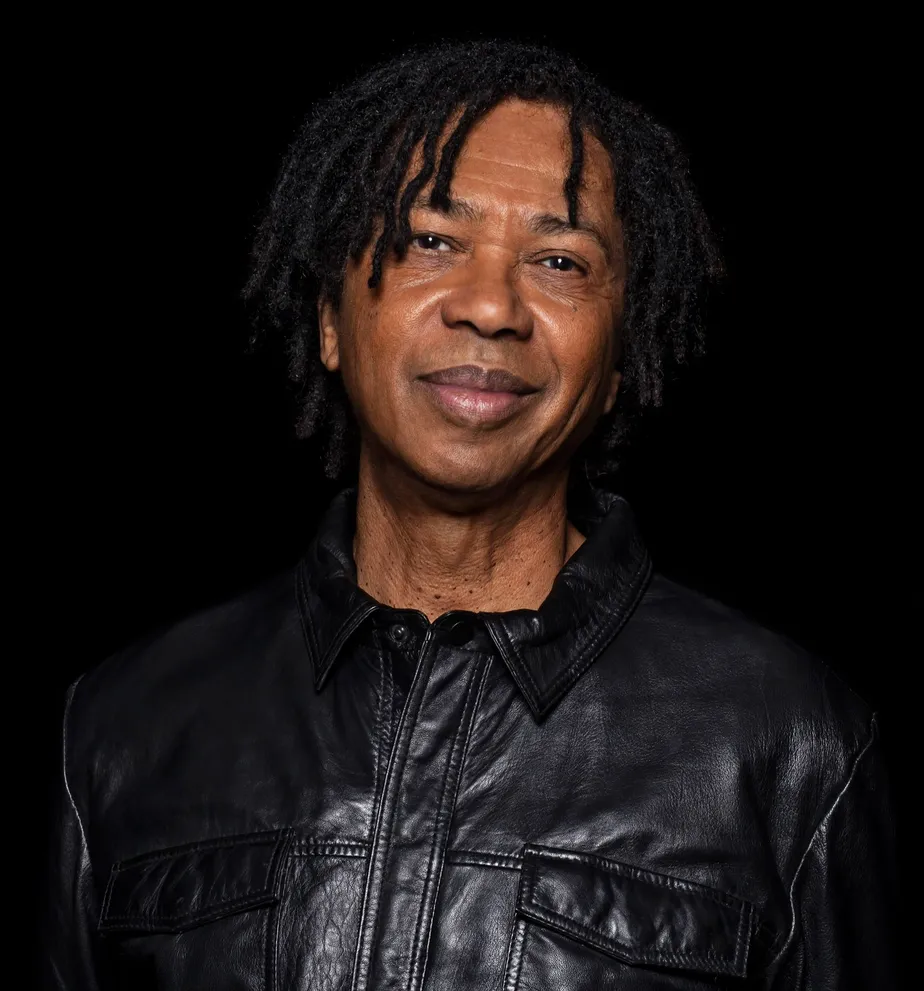 Djavan fala sobre mudança de rotina após descoberta de distúrbio neurológico
