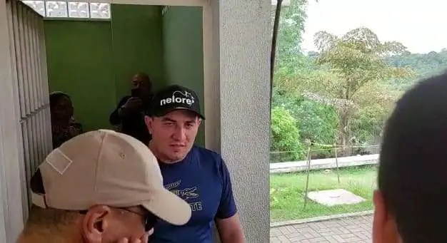 Considerado foragido prefeito de Borba Simão Peixoto se entrega a polícia em Manaus