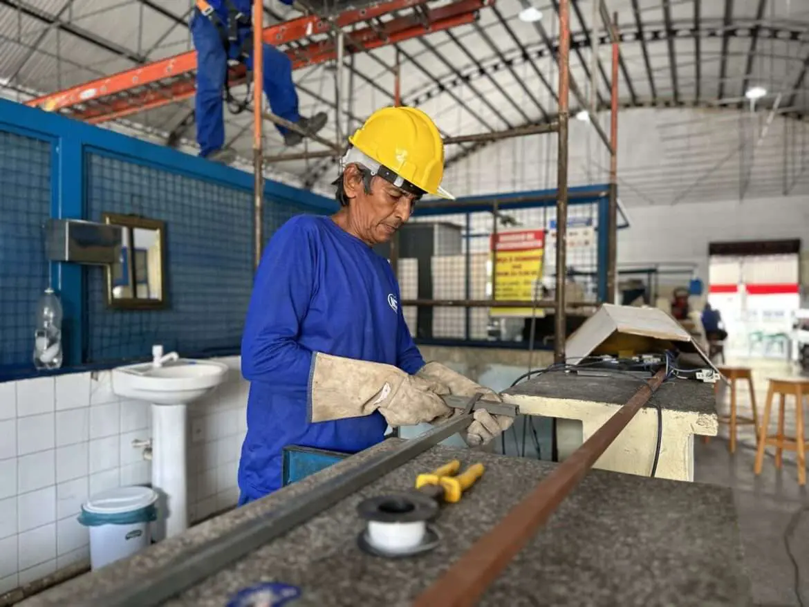 Prefeitura de Manaus trabalha nas obras de modernização do mercado municipal Maximino Corrêa