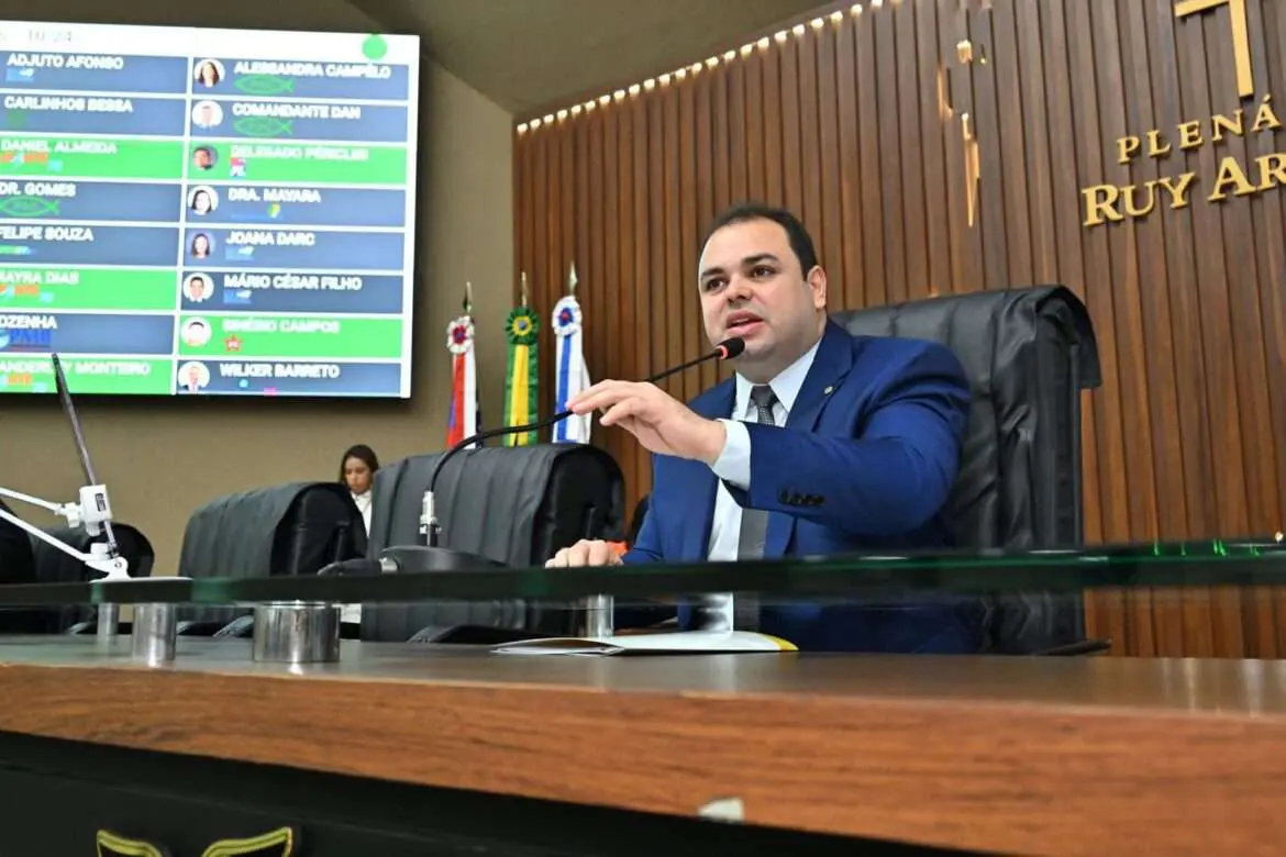 Leis de Roberto Cidade fortalecem políticas públicas de prevenção e combate ao câncer