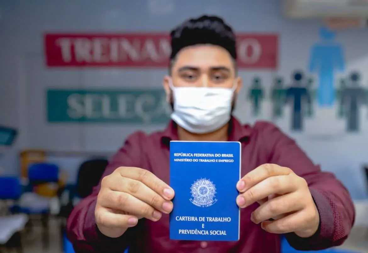 Sine Manaus oferta 221 vagas de emprego nesta terça–feira (24)