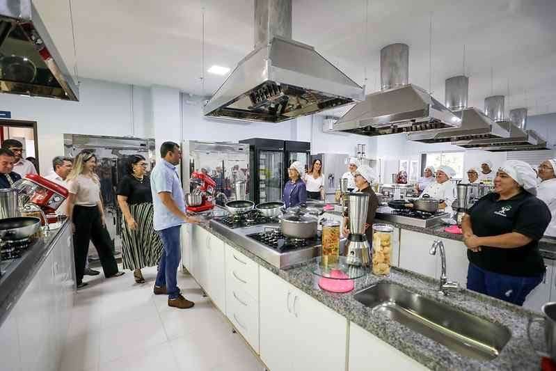 Wilson Lima inaugura primeira Escola de Educação Profissional e Tecnológica de Gastronomia do Amazonas