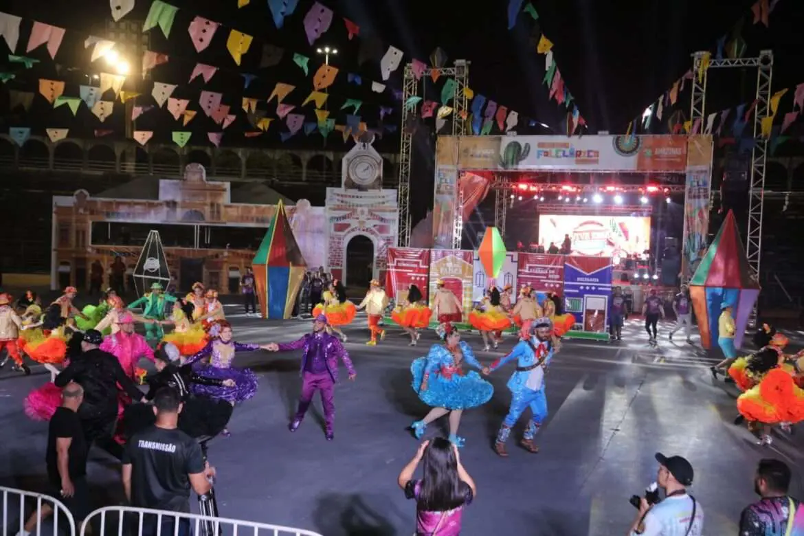 Primeira noite de apresentações do 65º Festival Folclórico do Amazonas reúne nove mil pessoas