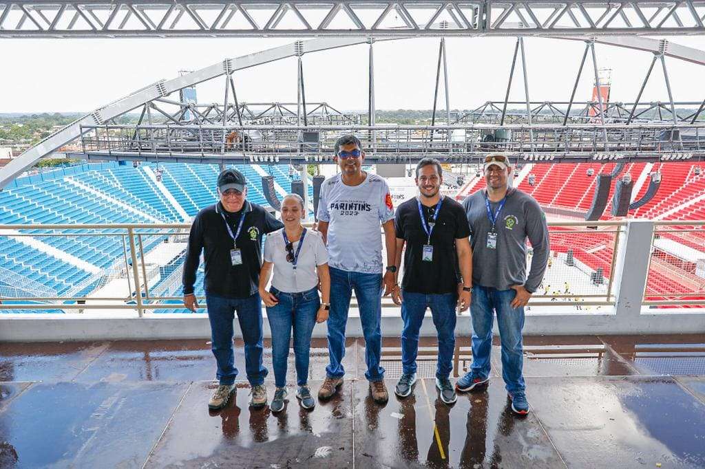 Equipes do Governo do Estado vistoriam obra de reforma e manutenção do Bumbódromo de Parintins