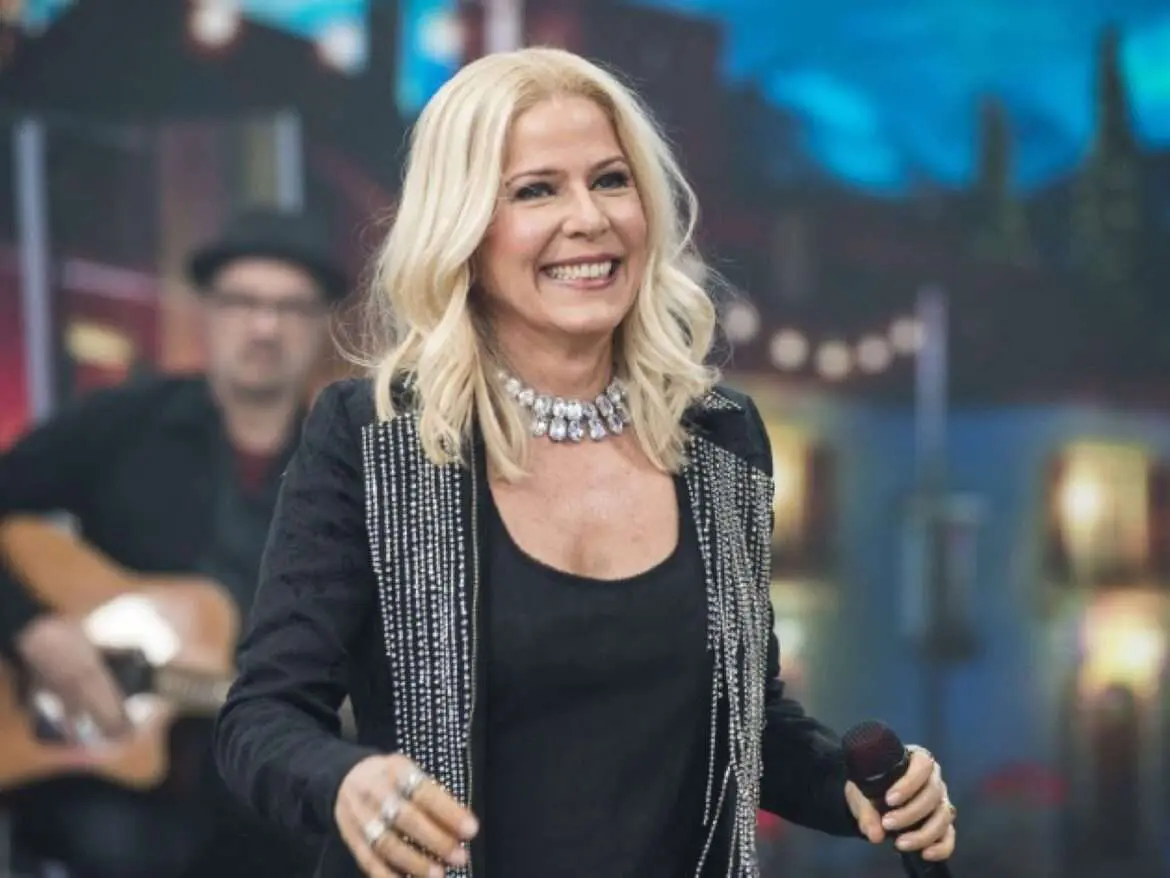 Paula Toller adia shows após fraturar costelas em acidente caseiro