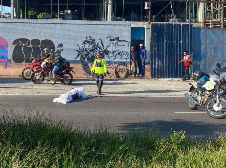 Idoso morre atropelado ao tentar atravessar avenida em Manaus