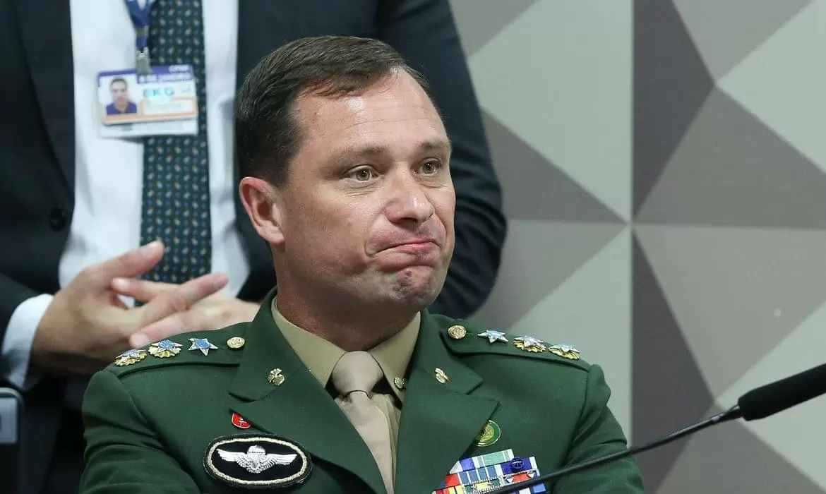 Advogado de Mauro Cid deixa defesa do militar, que é suspeito de desvio e venda de joias