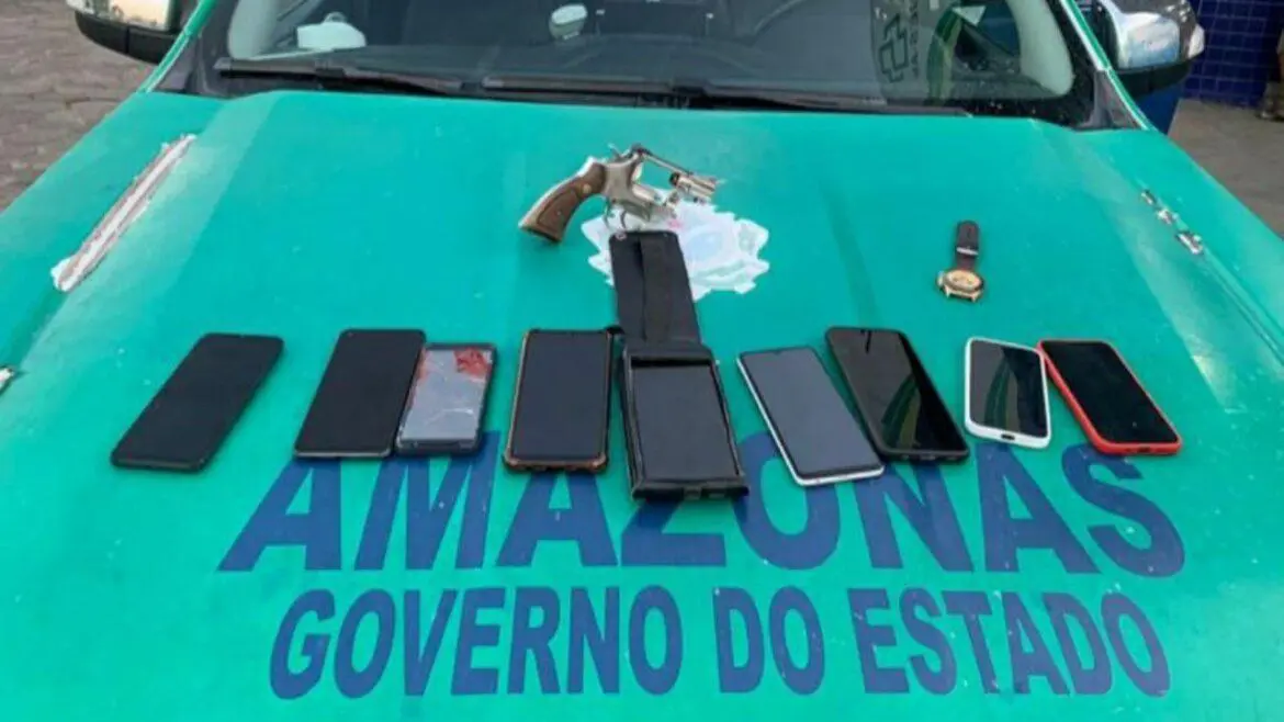 Assaltantes reagem a abordagem da PM e morrem em tiroteio
