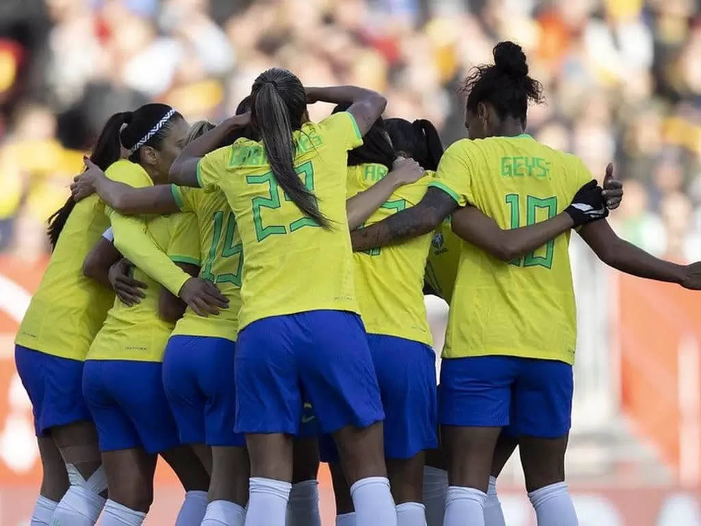 Copa do Mundo: Lauren afirma que espera confronto duro com a França