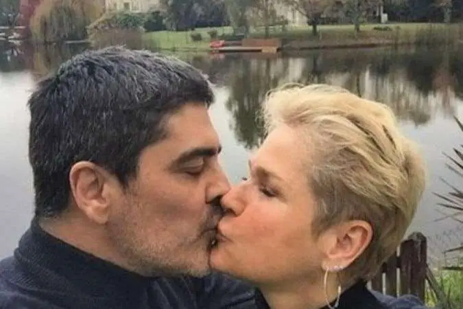 Xuxa celebra namoro de 10 anos com Junno: “Dava em cima dele desde novinha”