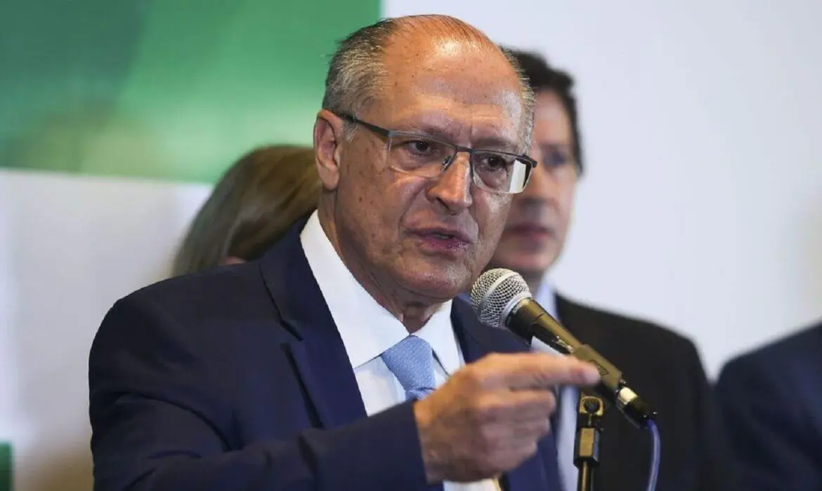 Vice-presidente assina contrato de Gestão do Centro de Bionegócios da Amazônia, em Manaus
