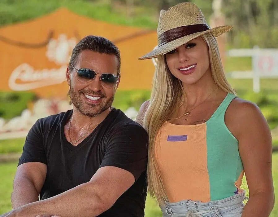 Eduardo Costa dá segundo carro de presente à mulher em dois meses; valores chegam a R$ 800 mil