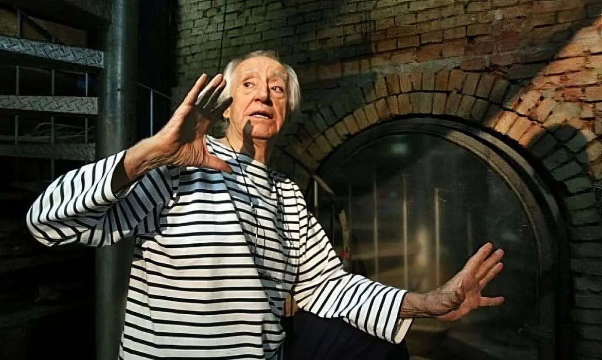 Dramaturgo Zé Celso morre aos 86 anos após incêndio em apartamento