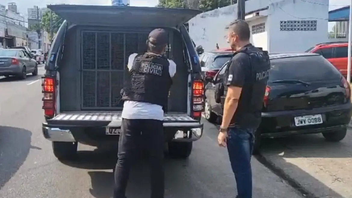 Casal é preso suspeito de roubar 25 mil de loja em Shopping Center de Manaus