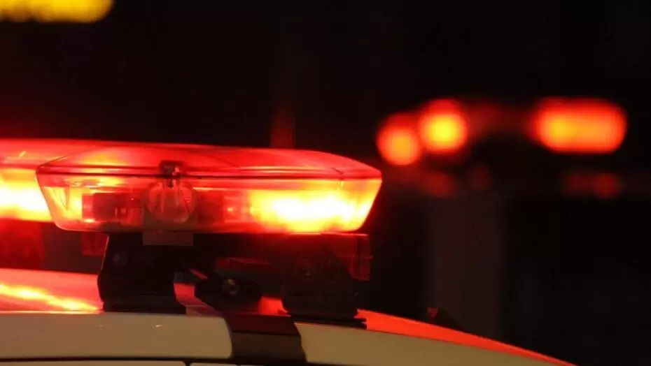 Homem é preso após tentar atropelar mulher diversas vezes