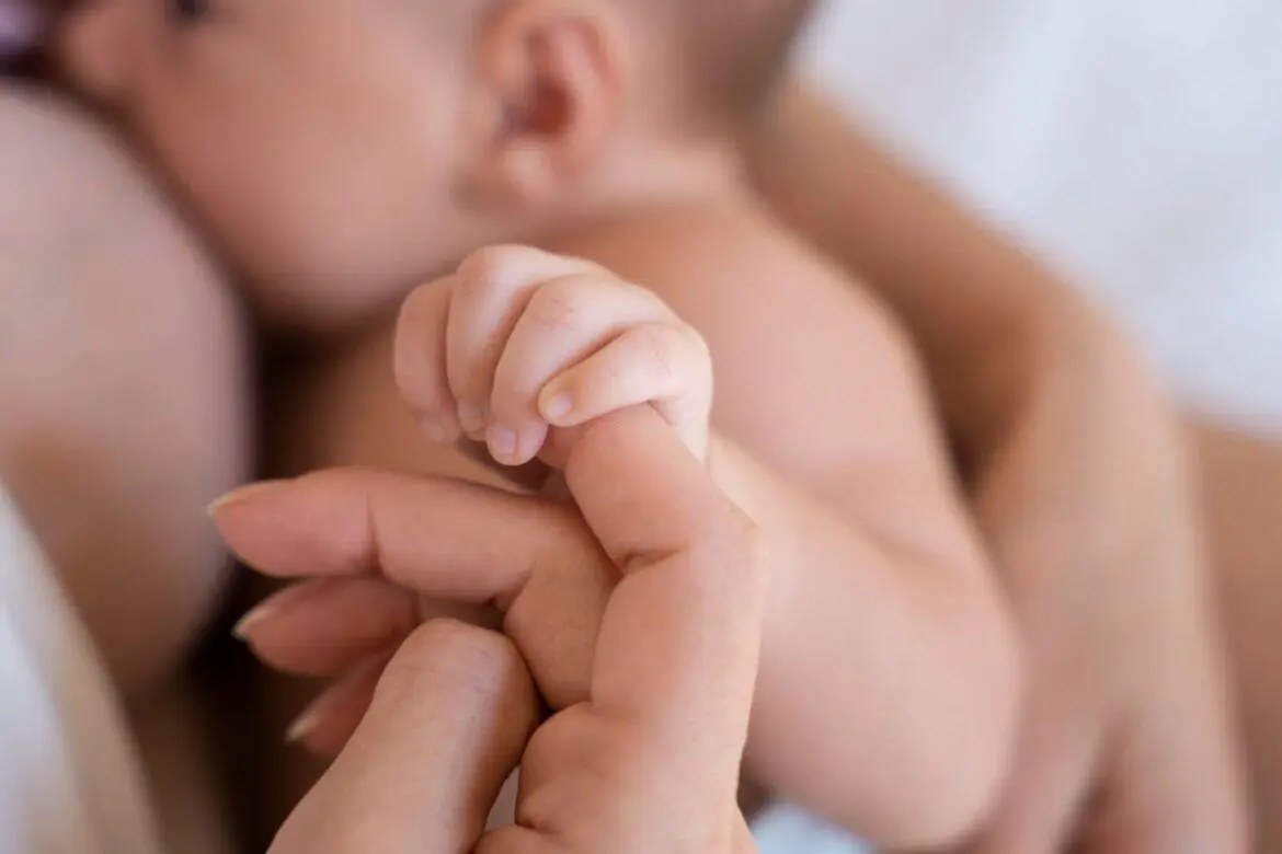 Aleitamento materno traz benefícios tanto para a mãe quanto para o bebê