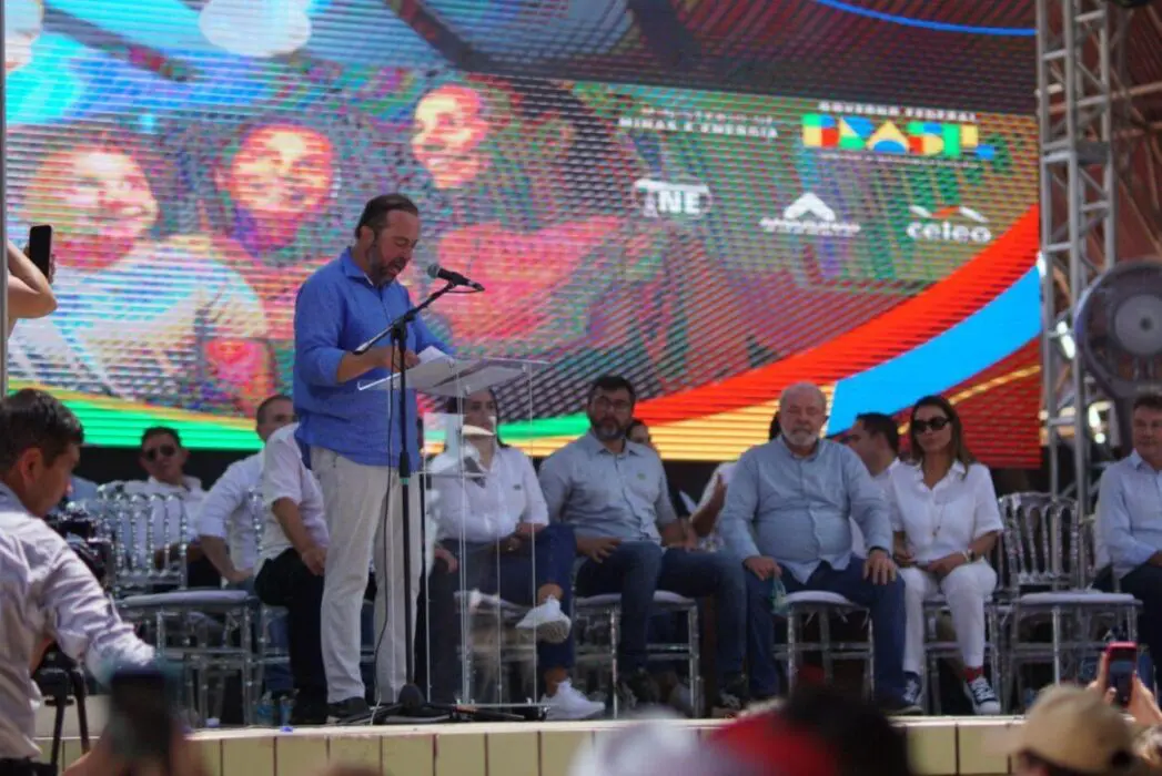 A partir de agora a cidade Luz chama-se Parintins