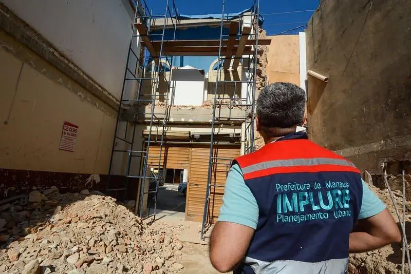 Denúncias à prefeitura sobre obras irregulares crescem 6% ao ano