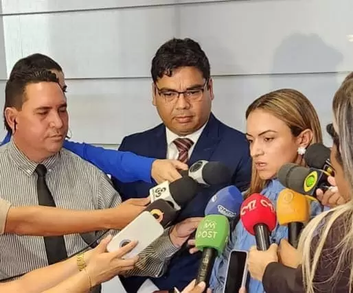 Sem ter participação na morte de Débora, Ana Júlia teve a vida destruída com a traição do marido