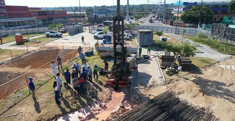Prefeitura implanta primeira estaca de sustentação do viaduto ‘Rei Pelé’, na rotatória do Produtor