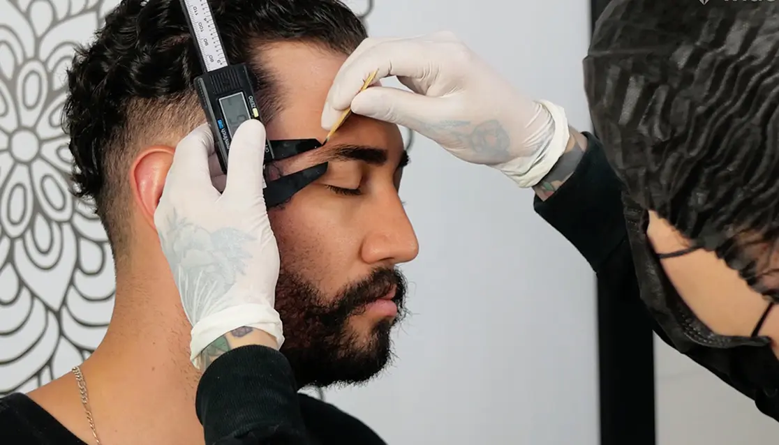 Profissão de Body Piercer requer conhecimento específico
