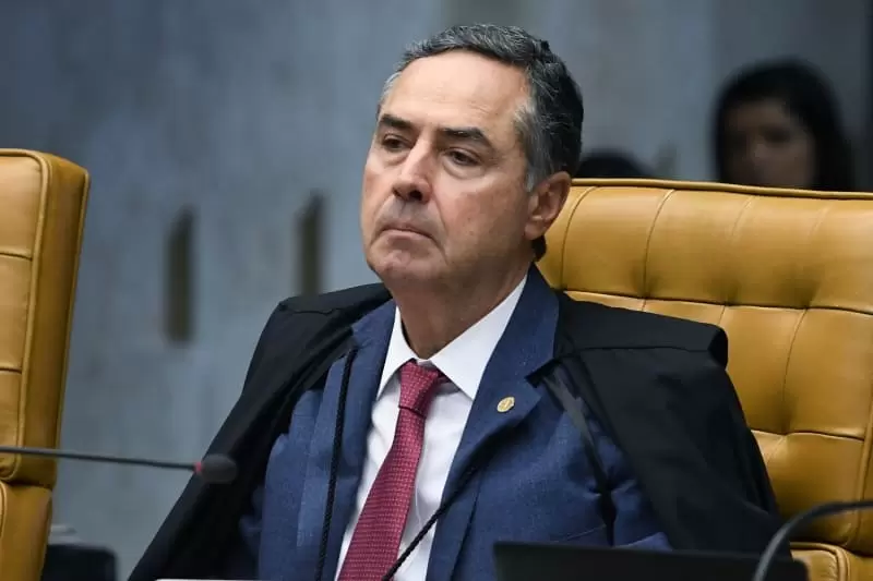 Barroso passa mal e é internado em hospital de Brasília