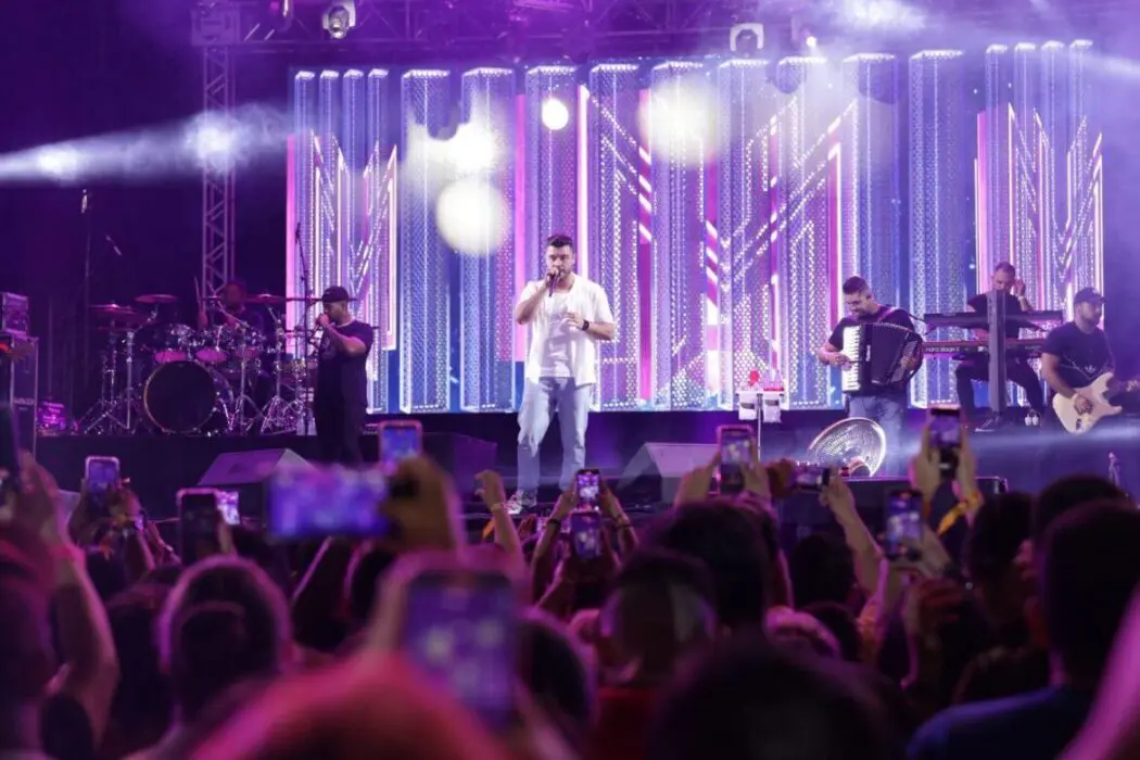 Sertanejo Murilo Huff se apresenta para grande público no palco Amazona do #SouManaus 2023