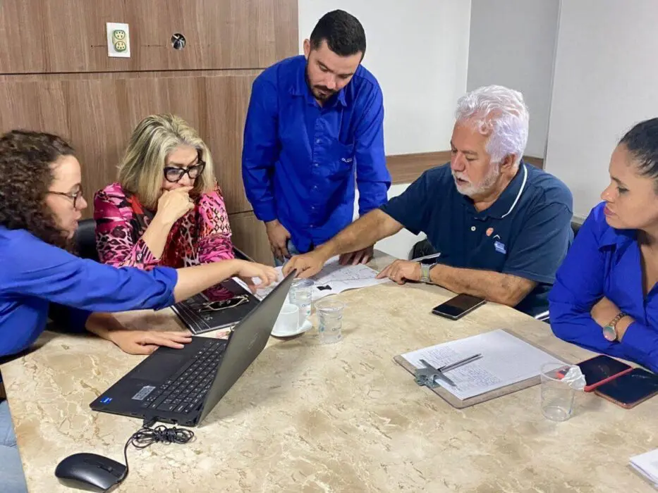 Planejamento de obras de esgoto é apresentado para representantes de estabelecimentos comerciais do Vieiralves e poder público